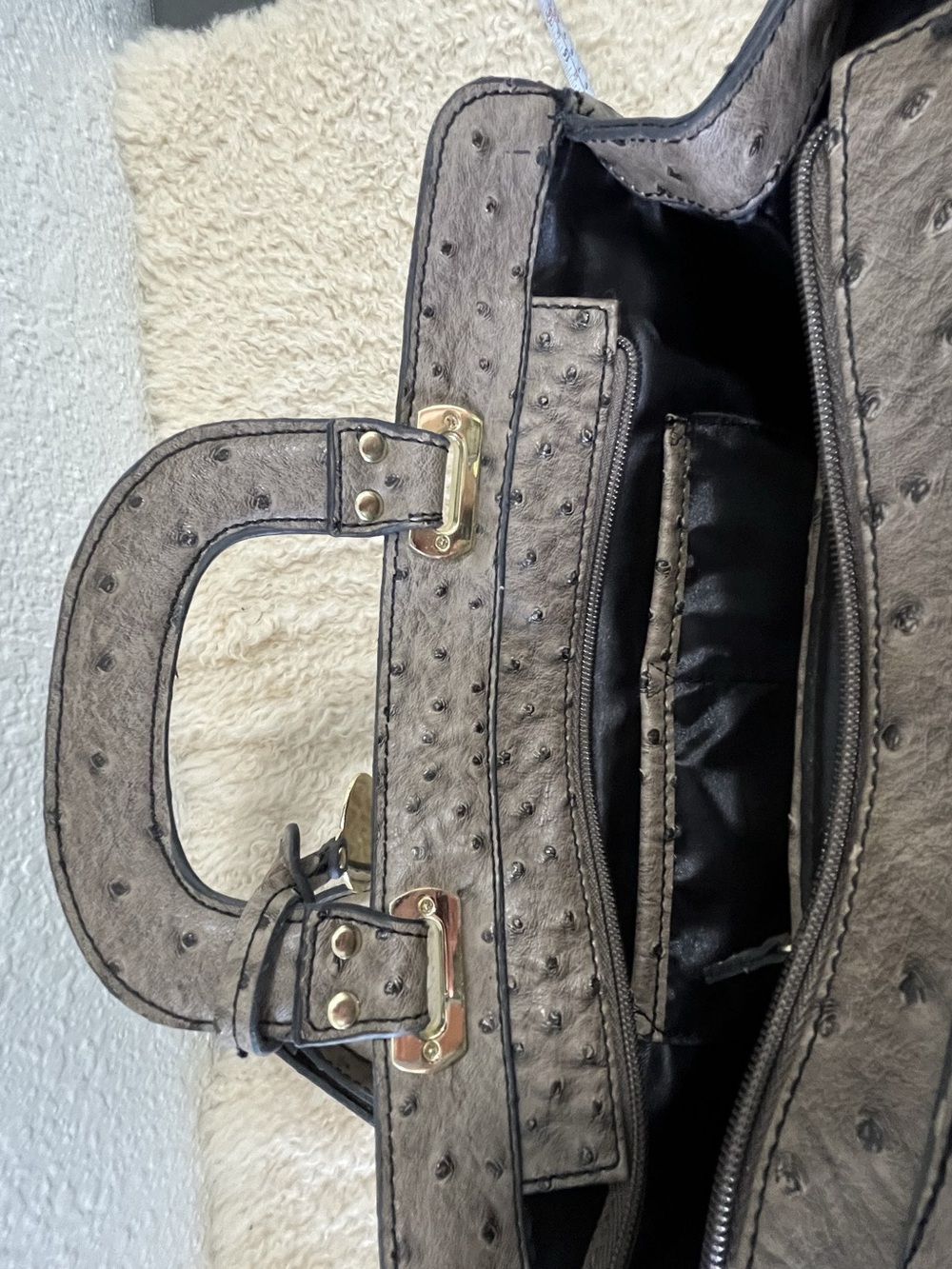 London Fog Faux Ostrich Purse - Picture 10 of 10
